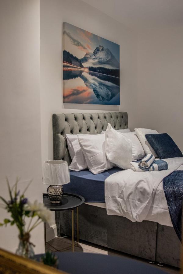 Bv Comfy Spacious 3 Bedroom House At Tatton Street Manchester Bagian luar foto